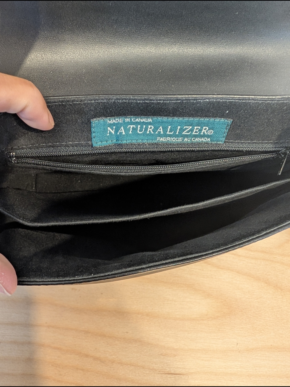 Vintage Naturalizer Black Leather & Patent Flap Shoulder Bag - Made in Canada - Picture 11 of 15